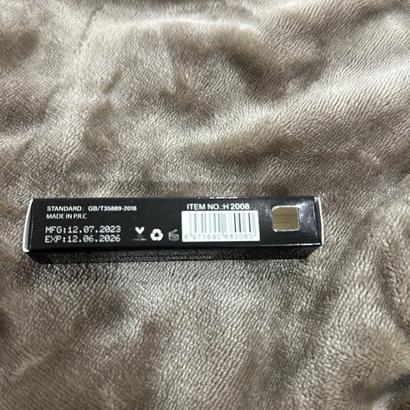 Glitter Liquid Eyeliner Metallic Shimmer Eyeshadow Liquid Eyeliner 5ml purple - Picture 6 of 8